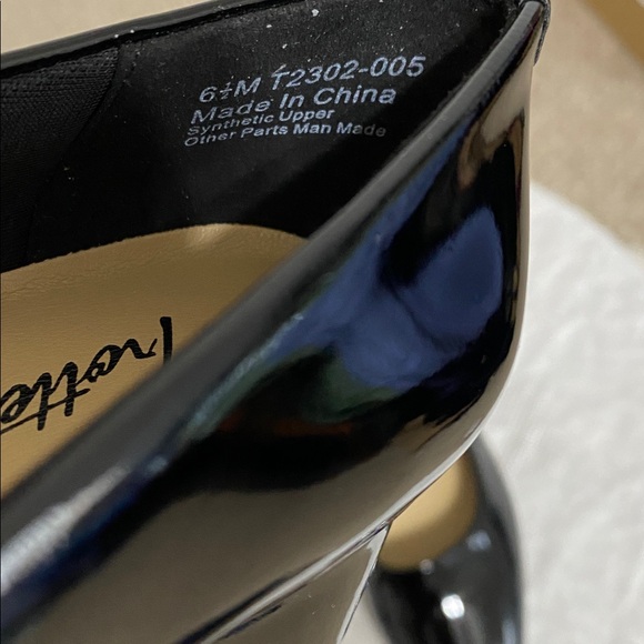 Brand New Trotters Dream Black Patent  Low Heel Pumps - Picture 8 of 8